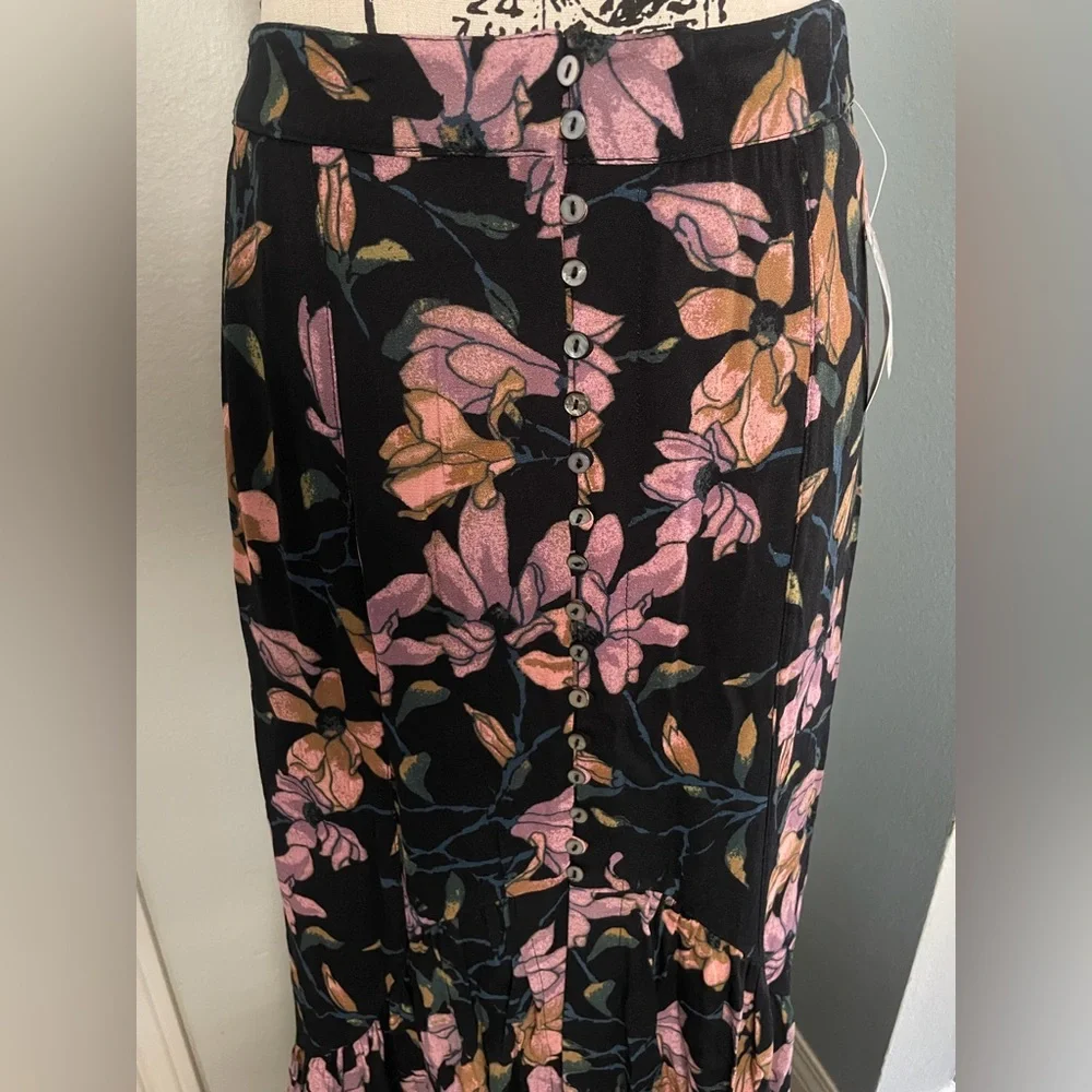 NWT Free People Lisa Crepe Floral Black Maxi Skirt-Size 6 - Picture 2 of 8